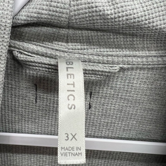 Fabletics Robe! - Picture 2 of 3